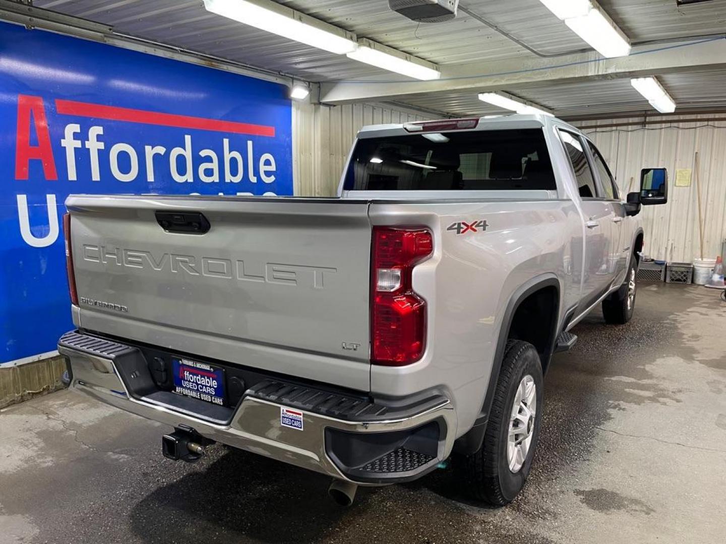 2022 SILVER CHEVROLET SILVERADO 2500 HEAVY DUTY LT (1GC4YNE78NF) with an 6.6L engine, Automatic transmission, located at 2525 S. Cushman, Fairbanks, AK, 99701, (907) 452-5707, 64.824036, -147.712311 - Photo#2