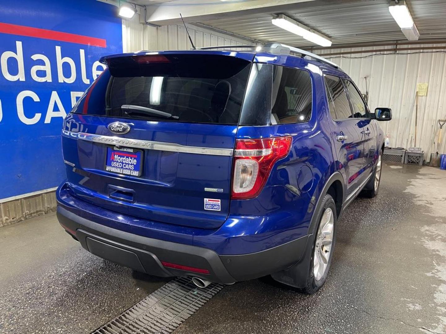 2014 BLUE FORD EXPLORER LIMITED (1FM5K8F88EG) with an 3.5L engine, Automatic transmission, located at 2525 S. Cushman, Fairbanks, AK, 99701, (907) 452-5707, 64.824036, -147.712311 - Photo#2