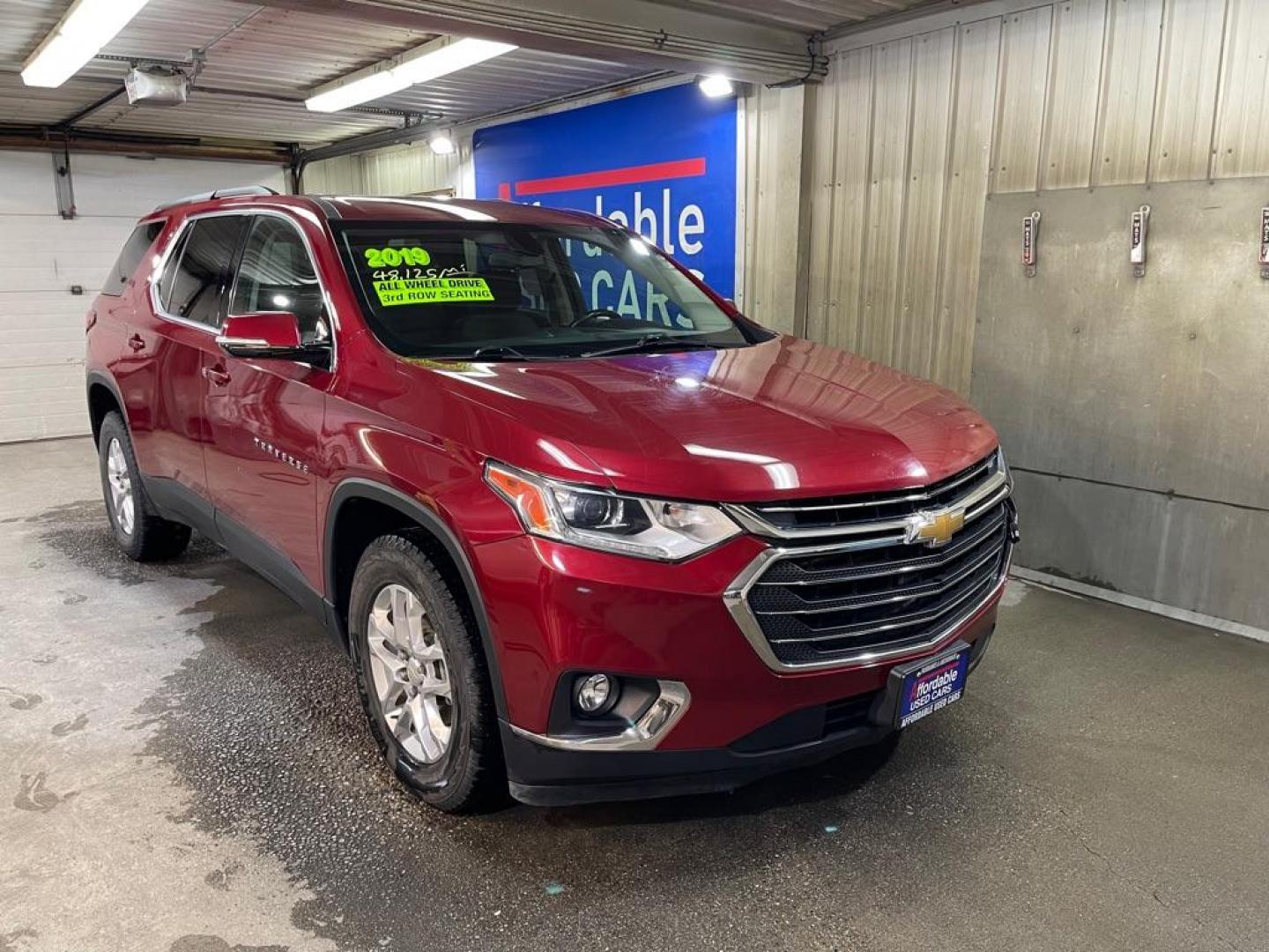 2019 RED CHEVROLET TRAVERSE LT (1GNEVGKW6KJ) with an 3.6L engine, Automatic transmission, located at 2525 S. Cushman, Fairbanks, AK, 99701, (907) 452-5707, 64.824036, -147.712311 - Photo#0