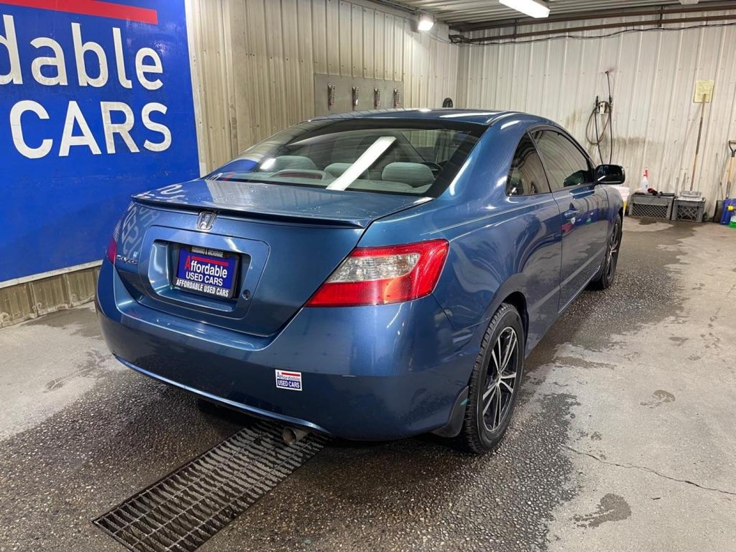 2011 BLUE HONDA CIVIC LX (2HGFG1B60BH) with an 1.8L engine, Automatic transmission, located at 2525 S. Cushman, Fairbanks, AK, 99701, (907) 452-5707, 64.824036, -147.712311 - Photo#2