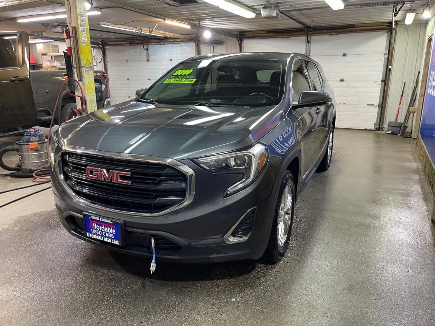 2019 GRAY GMC TERRAIN SLE (3GKALTEV7KL) with an 1.5L engine, Automatic transmission, located at 2525 S. Cushman, Fairbanks, AK, 99701, (907) 452-5707, 64.824036, -147.712311 - Photo#1