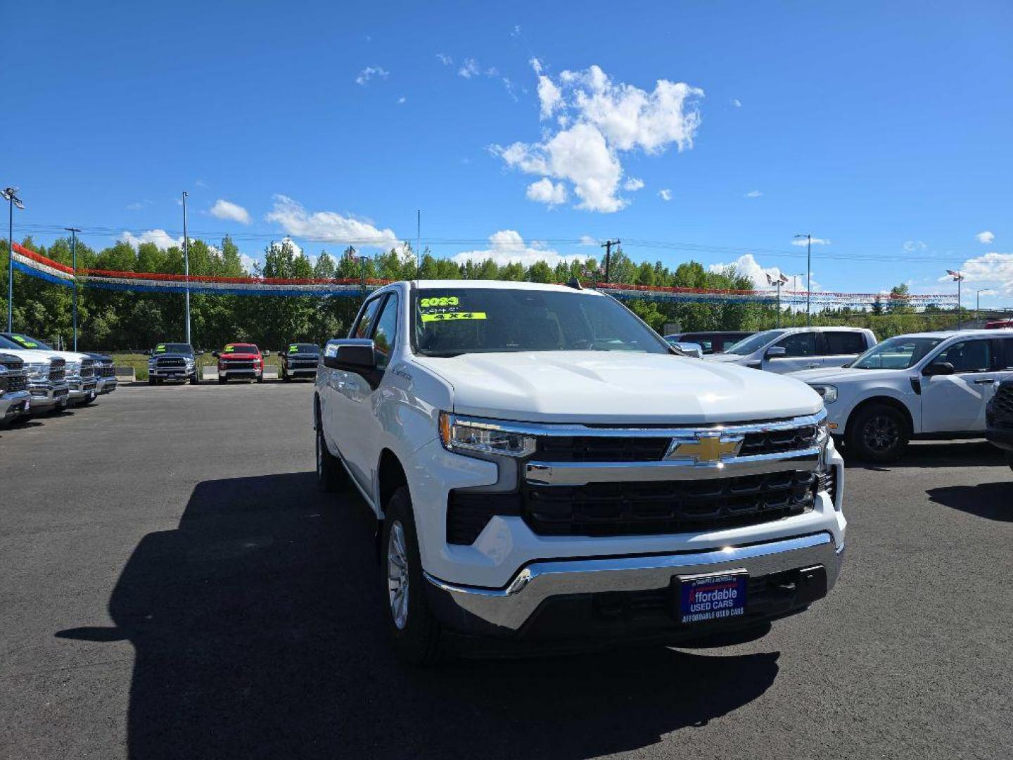 2023 WHITE CHEVROLET SILVERADO 1500 LT (1GCUDDED0PZ) with an 5.3L engine, Automatic transmission, located at 2525 S. Cushman, Fairbanks, AK, 99701, (907) 452-5707, 64.824036, -147.712311 - Photo#0