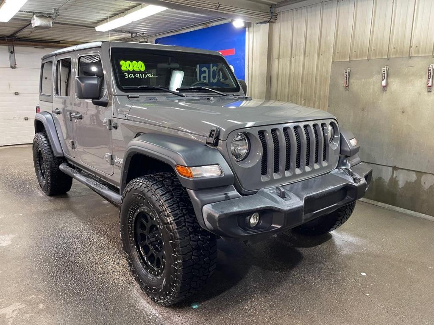 2020 GRAY JEEP WRANGLER UNLIMI SPORT (1C4HJXDG8LW) with an 3.6L engine, Automatic transmission, located at 2525 S. Cushman, Fairbanks, AK, 99701, (907) 452-5707, 64.824036, -147.712311 - Photo#0