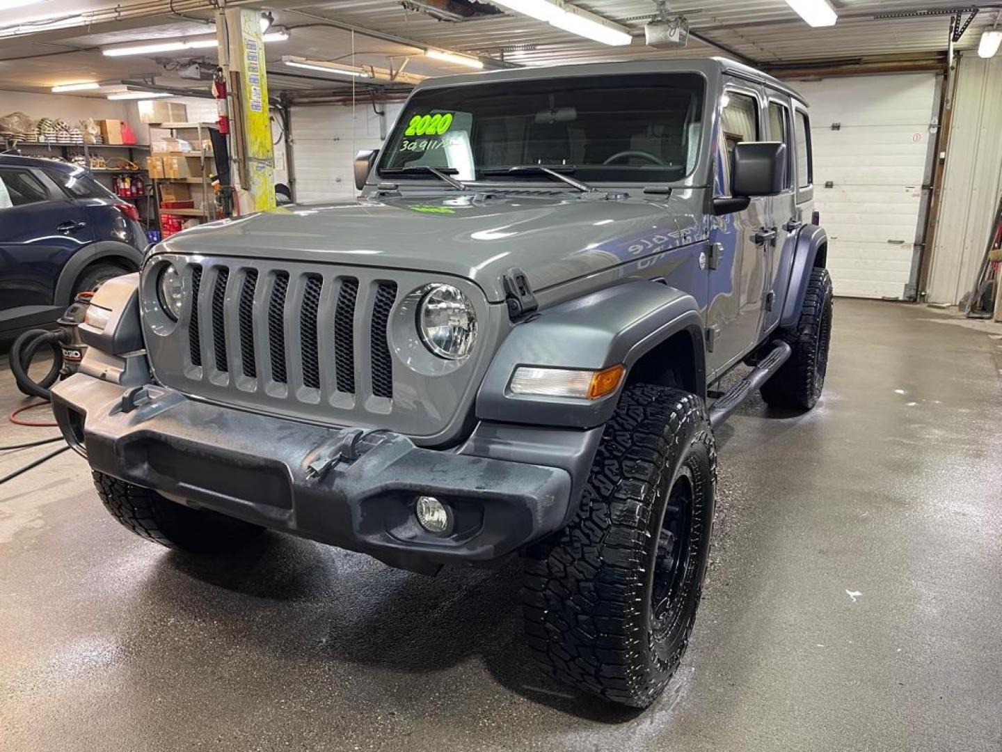 2020 GRAY JEEP WRANGLER UNLIMI SPORT (1C4HJXDG8LW) with an 3.6L engine, Automatic transmission, located at 2525 S. Cushman, Fairbanks, AK, 99701, (907) 452-5707, 64.824036, -147.712311 - Photo#1