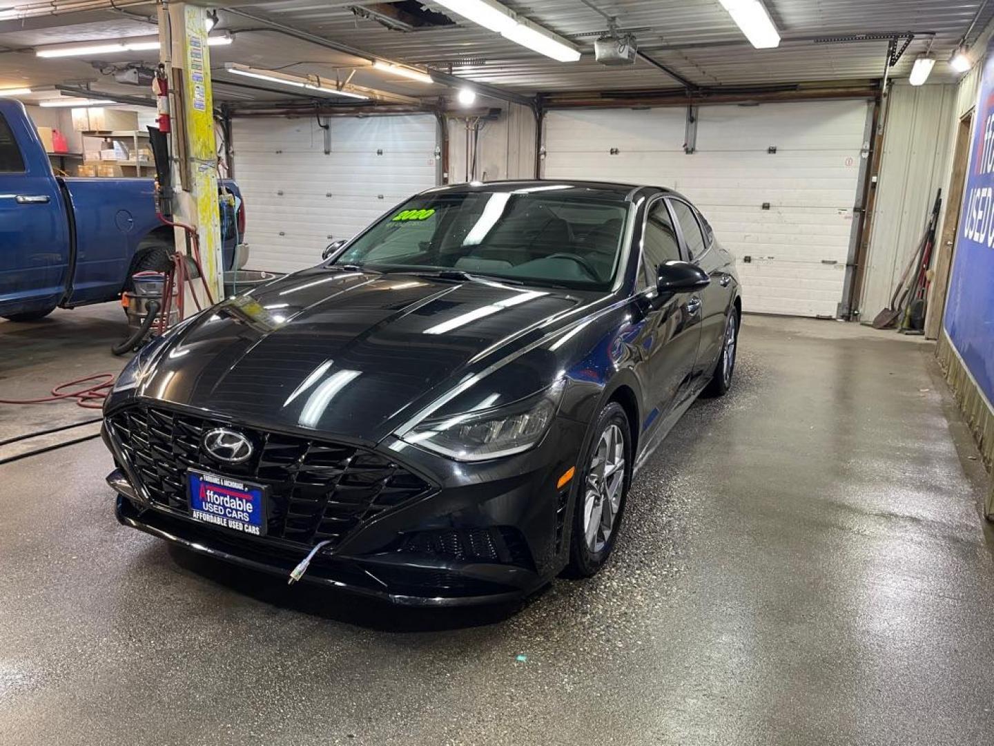 2020 BLACK HYUNDAI SONATA SEL (5NPEF4JA3LH) with an 2.5L engine, Automatic transmission, located at 2525 S. Cushman, Fairbanks, AK, 99701, (907) 452-5707, 64.824036, -147.712311 - Photo#1