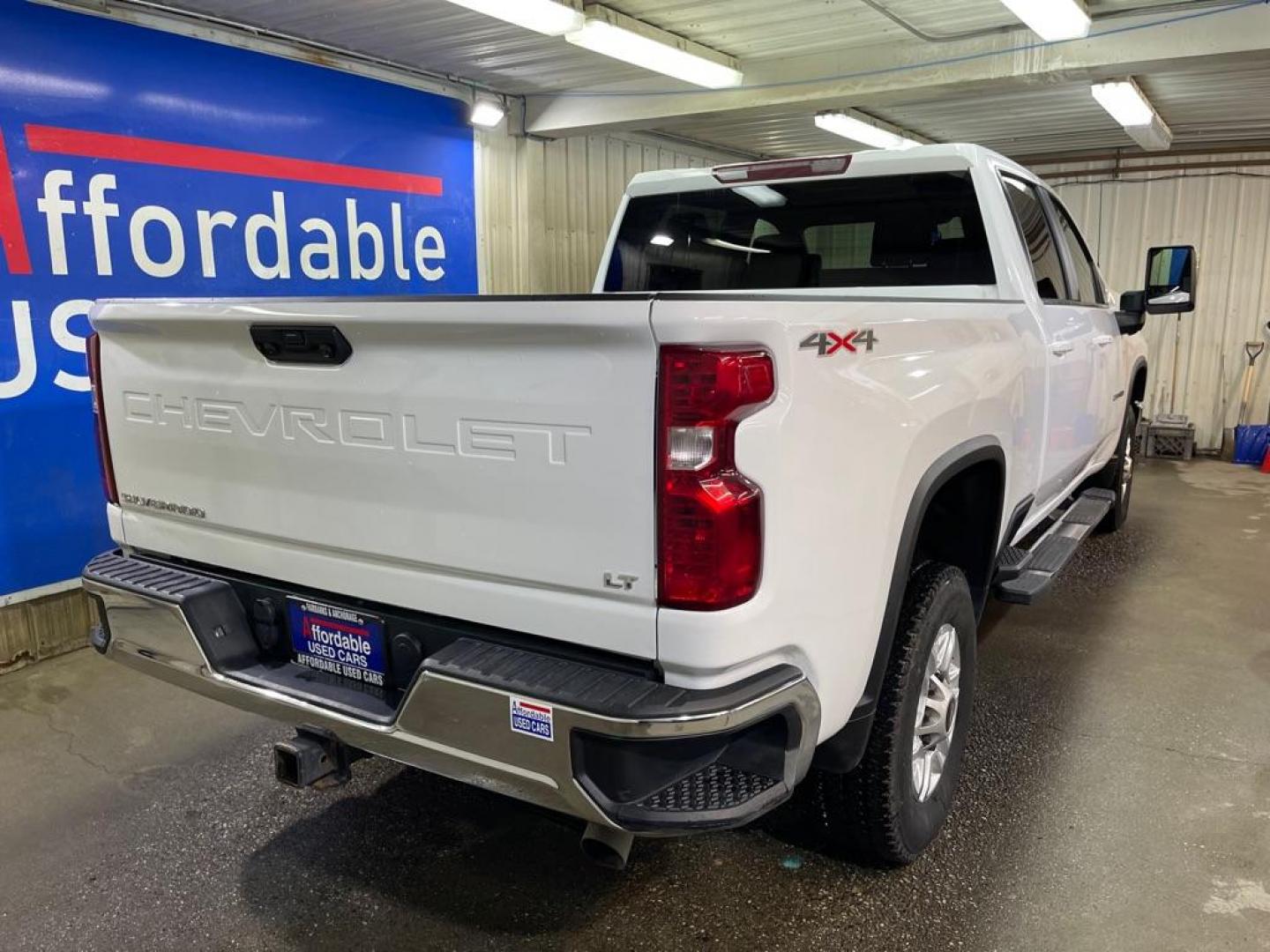 2022 WHITE CHEVROLET SILVERADO 2500 HEAVY DUTY LT (1GC4YNE73NF) with an 6.6L engine, Automatic transmission, located at 2525 S. Cushman, Fairbanks, AK, 99701, (907) 452-5707, 64.824036, -147.712311 - Photo#2