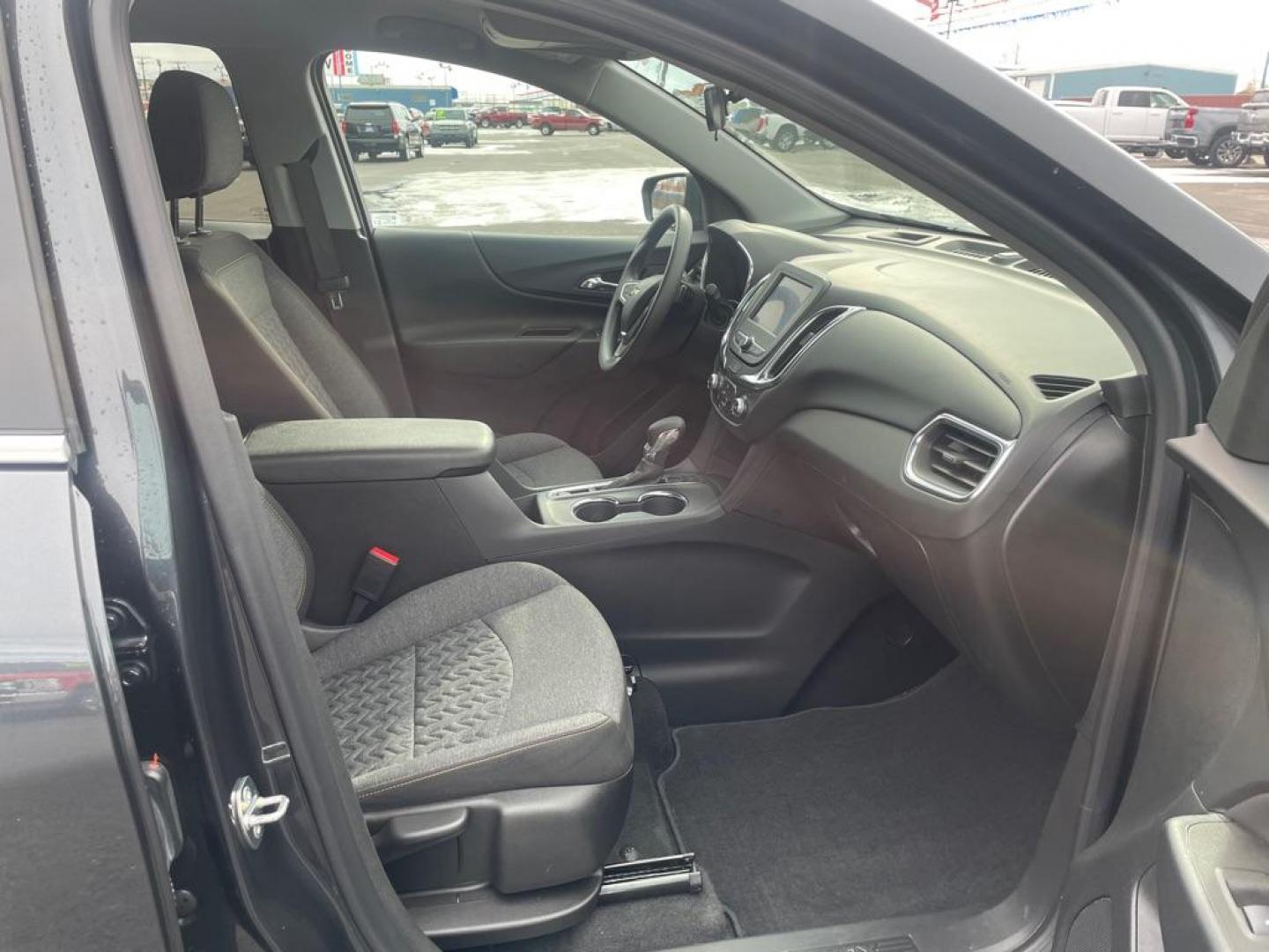 2023 GRAY CHEVROLET EQUINOX LT (3GNAXUEG5PS) with an 1.5L engine, Automatic transmission, located at 2525 S. Cushman, Fairbanks, AK, 99701, (907) 452-5707, 64.824036, -147.712311 - Photo#5