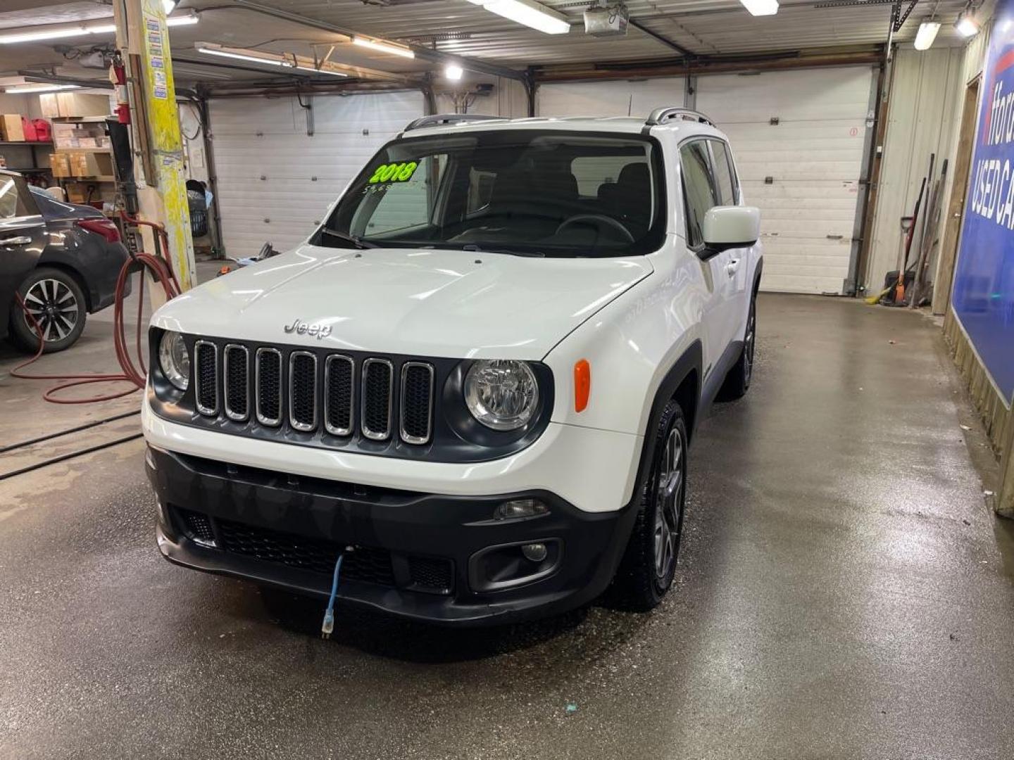 2018 WHITE JEEP RENEGADE LATITUDE (ZACCJABB3JP) with an 2.4L engine, Automatic transmission, located at 2525 S. Cushman, Fairbanks, AK, 99701, (907) 452-5707, 64.824036, -147.712311 - Photo#1