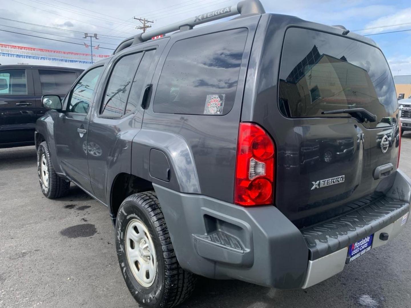 2014 GREY NISSAN XTERRA X (5N1AN0NW5EN) with an 4.0L engine, Automatic transmission, located at 2525 S. Cushman, Fairbanks, AK, 99701, (907) 452-5707, 64.824036, -147.712311 - Photo#2