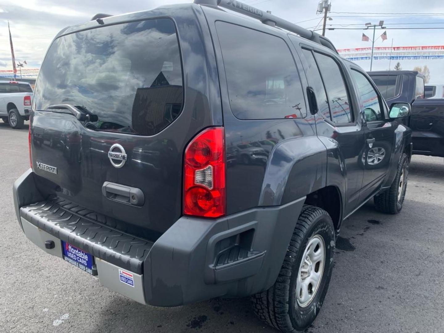 2014 GREY NISSAN XTERRA X (5N1AN0NW5EN) with an 4.0L engine, Automatic transmission, located at 2525 S. Cushman, Fairbanks, AK, 99701, (907) 452-5707, 64.824036, -147.712311 - Photo#3