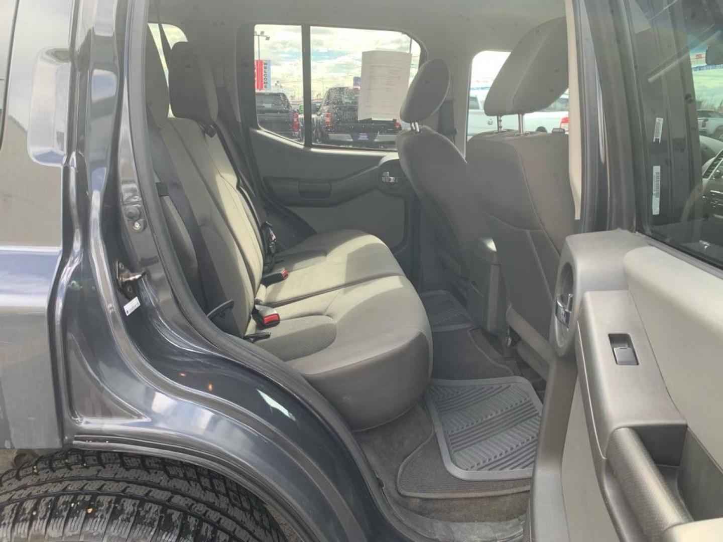 2014 GREY NISSAN XTERRA X (5N1AN0NW5EN) with an 4.0L engine, Automatic transmission, located at 2525 S. Cushman, Fairbanks, AK, 99701, (907) 452-5707, 64.824036, -147.712311 - Photo#5