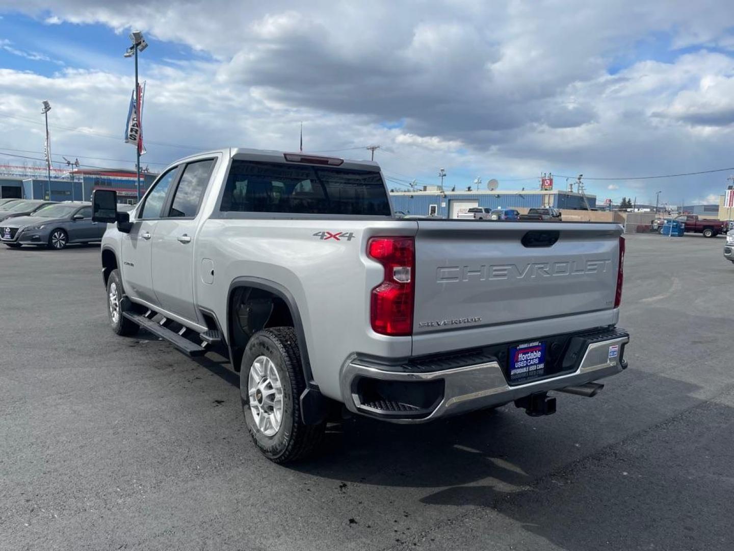 2023 SILVER CHEVROLET SILVERADO 2500 HEAVY DUTY LT (2GC4YNE75P1) with an 6.6L engine, Automatic transmission, located at 2525 S. Cushman, Fairbanks, AK, 99701, (907) 452-5707, 64.824036, -147.712311 - Photo#2