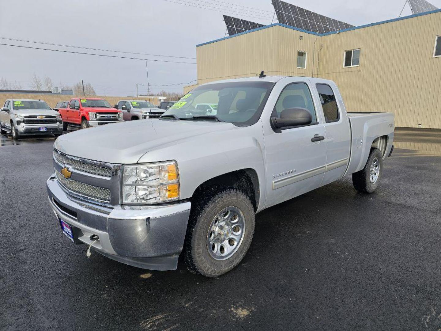 2013 SILVER CHEVROLET SILVERADO 1500 LT (1GCRKSE75DZ) with an 5.3L engine, Automatic transmission, located at 2525 S. Cushman, Fairbanks, AK, 99701, (907) 452-5707, 64.824036, -147.712311 - Photo#0