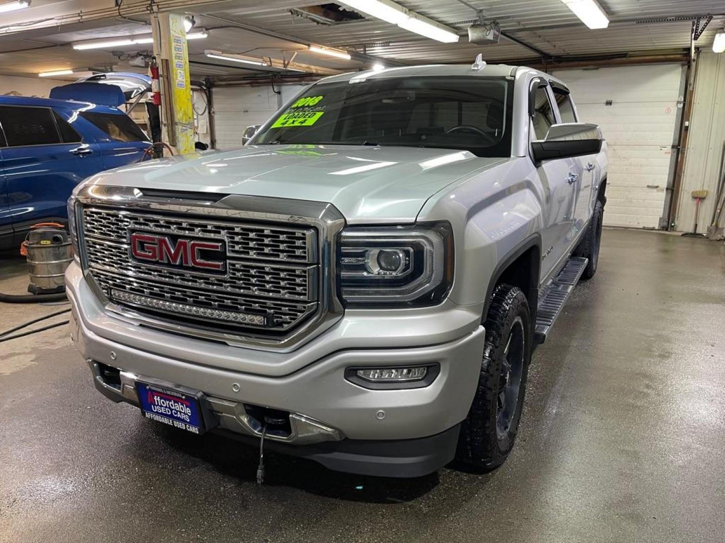 2018 SILVER GMC SIERRA 1500 DENALI (3GTU2PEJ9JG) with an 6.2L engine, Automatic transmission, located at 2525 S. Cushman, Fairbanks, AK, 99701, (907) 452-5707, 64.824036, -147.712311 - Photo#1