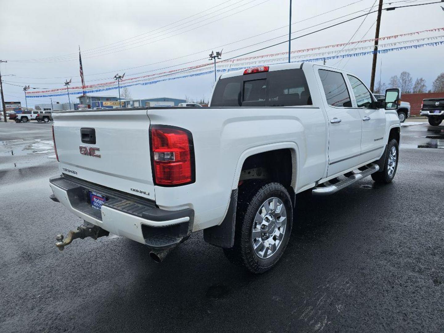 2015 WHITE GMC SIERRA 2500 DENALI (1GT120EG3FF) with an 6.0L engine, Automatic transmission, located at 2525 S. Cushman, Fairbanks, AK, 99701, (907) 452-5707, 64.824036, -147.712311 - Photo#1