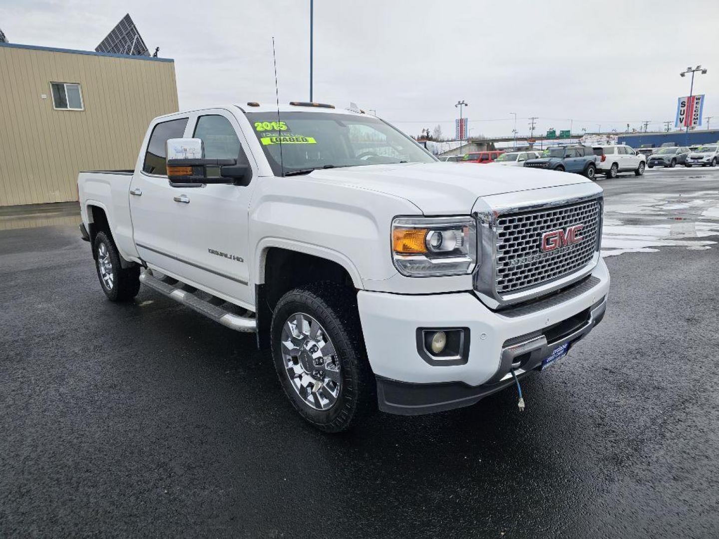 2015 WHITE GMC SIERRA 2500 DENALI (1GT120EG3FF) with an 6.0L engine, Automatic transmission, located at 2525 S. Cushman, Fairbanks, AK, 99701, (907) 452-5707, 64.824036, -147.712311 - Photo#2