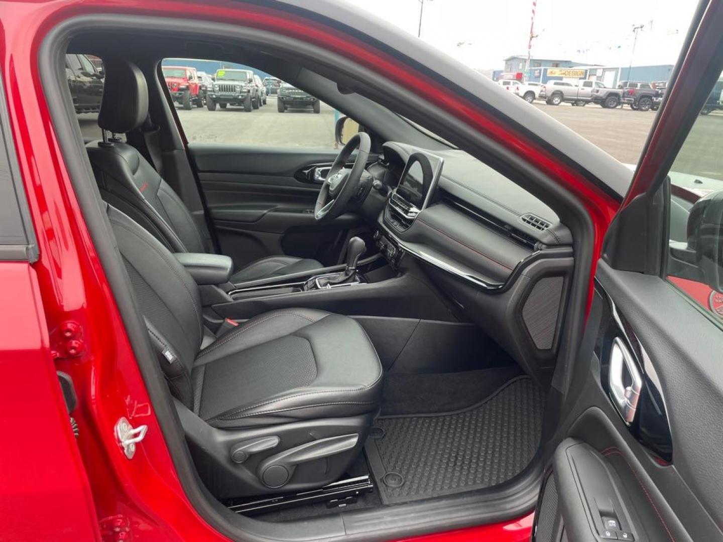 2023 RED JEEP COMPASS TRAILHAWK (3C4NJDDN9PT) with an 2.0L engine, Automatic transmission, located at 2525 S. Cushman, Fairbanks, AK, 99701, (907) 452-5707, 64.824036, -147.712311 - Photo#5