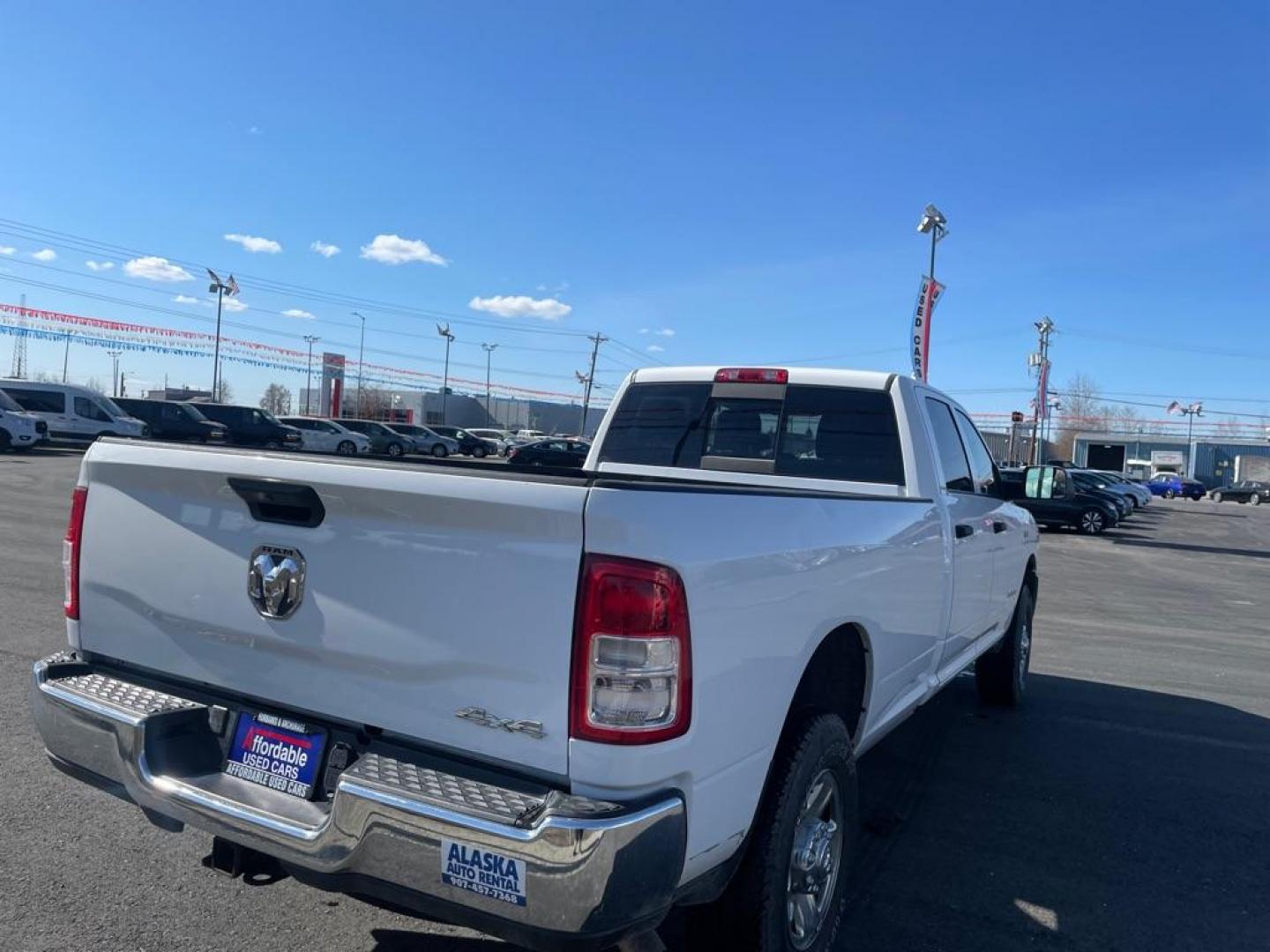 2021 WHITE RAM 2500 TRADESMAN (3C6UR5HJ2MG) with an 6.4L engine, Automatic transmission, located at 2525 S. Cushman, Fairbanks, AK, 99701, (907) 452-5707, 64.824036, -147.712311 - Photo#3