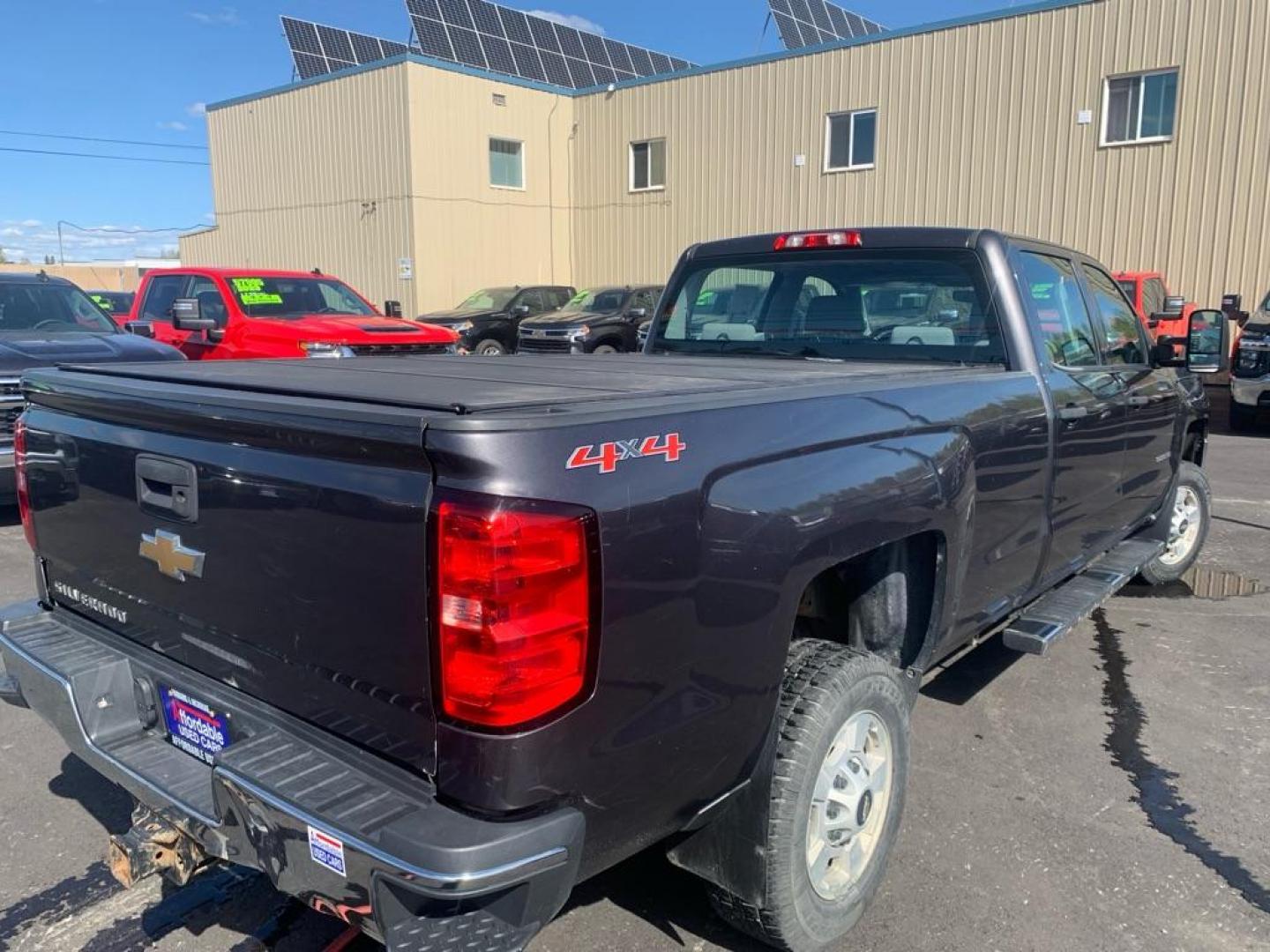 2015 GRAY CHEVROLET SILVERADO 2500 HEAVY DUTY (1GC1KUEG2FF) with an 6.0L engine, Automatic transmission, located at 2525 S. Cushman, Fairbanks, AK, 99701, (907) 452-5707, 64.824036, -147.712311 - Photo#3