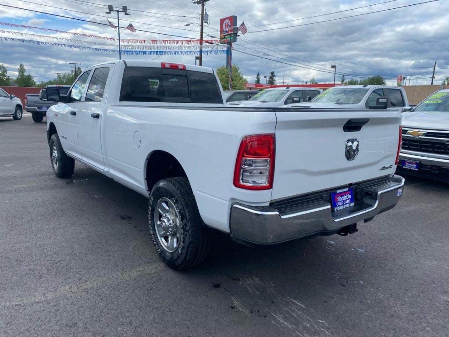 2021 WHITE RAM 3500 TRADESMAN (3C63R3GJ6MG) with an 6.4L engine, Automatic transmission, located at 2525 S. Cushman, Fairbanks, AK, 99701, (907) 452-5707, 64.824036, -147.712311 - Photo#3