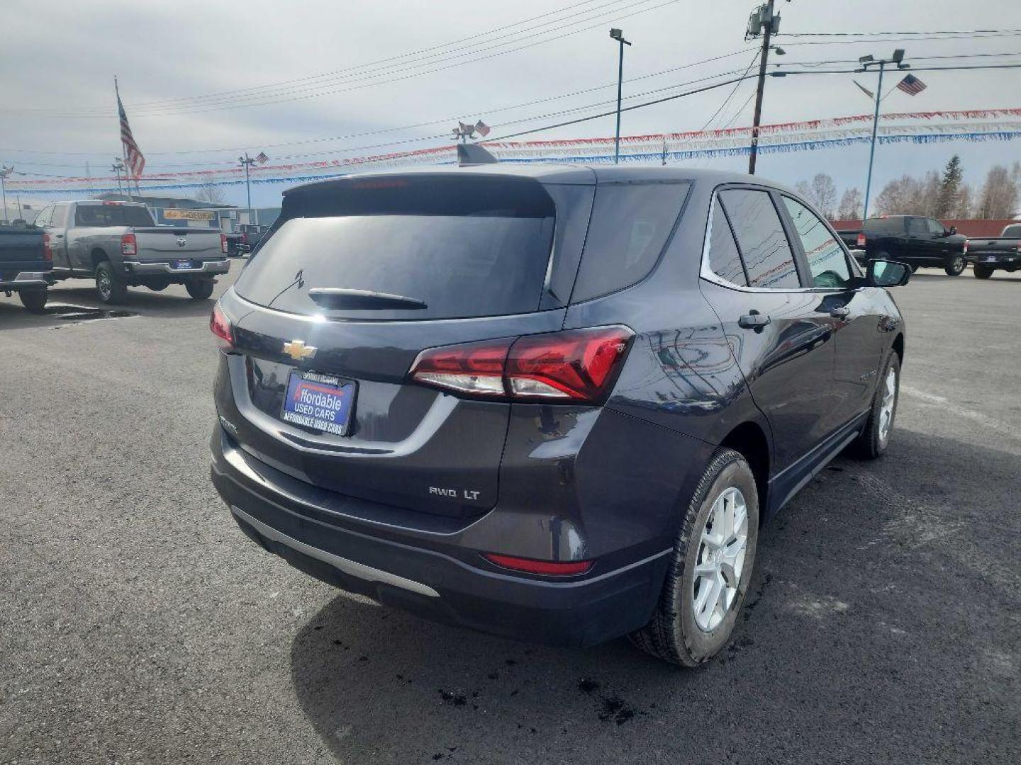 2022 GRAY CHEVROLET EQUINOX LT (2GNAXUEV7N6) with an 1.5L engine, Automatic transmission, located at 2525 S. Cushman, Fairbanks, AK, 99701, (907) 452-5707, 64.824036, -147.712311 - Photo#2