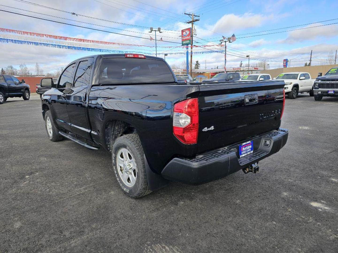 2018 BLACK TOYOTA TUNDRA DOUBLE CAB SR/SR5 (5TFUM5F14JX) with an 4.6L engine, Automatic transmission, located at 2525 S. Cushman, Fairbanks, AK, 99701, (907) 452-5707, 64.824036, -147.712311 - Photo#3