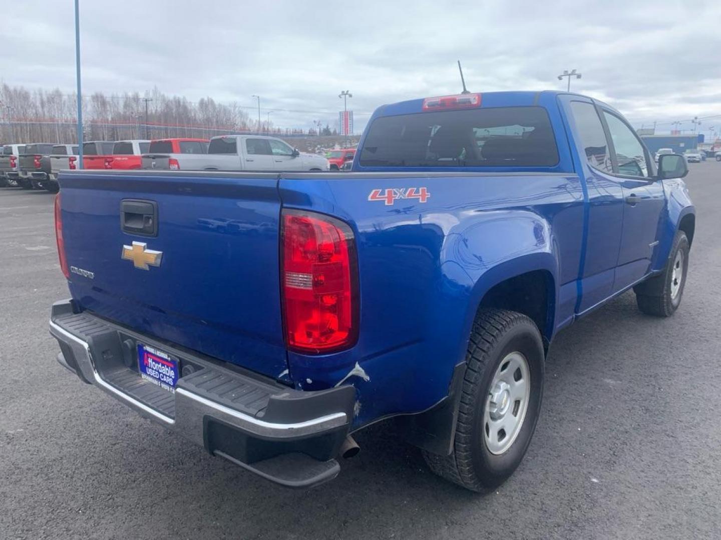 2018 BLUE CHEVROLET COLORADO (1GCHTBEA6J1) with an 2.5L engine, Automatic transmission, located at 2525 S. Cushman, Fairbanks, AK, 99701, (907) 452-5707, 64.824036, -147.712311 - Photo#3