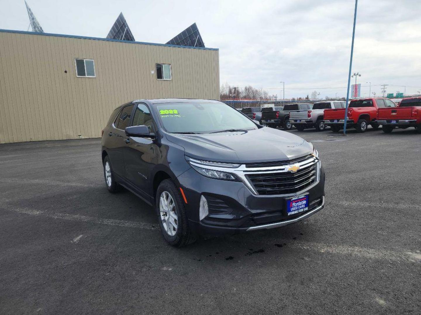 2022 GRAY CHEVROLET EQUINOX LT (2GNAXUEV4N6) with an 1.5L engine, Automatic transmission, located at 2525 S. Cushman, Fairbanks, AK, 99701, (907) 452-5707, 64.824036, -147.712311 - Photo#0