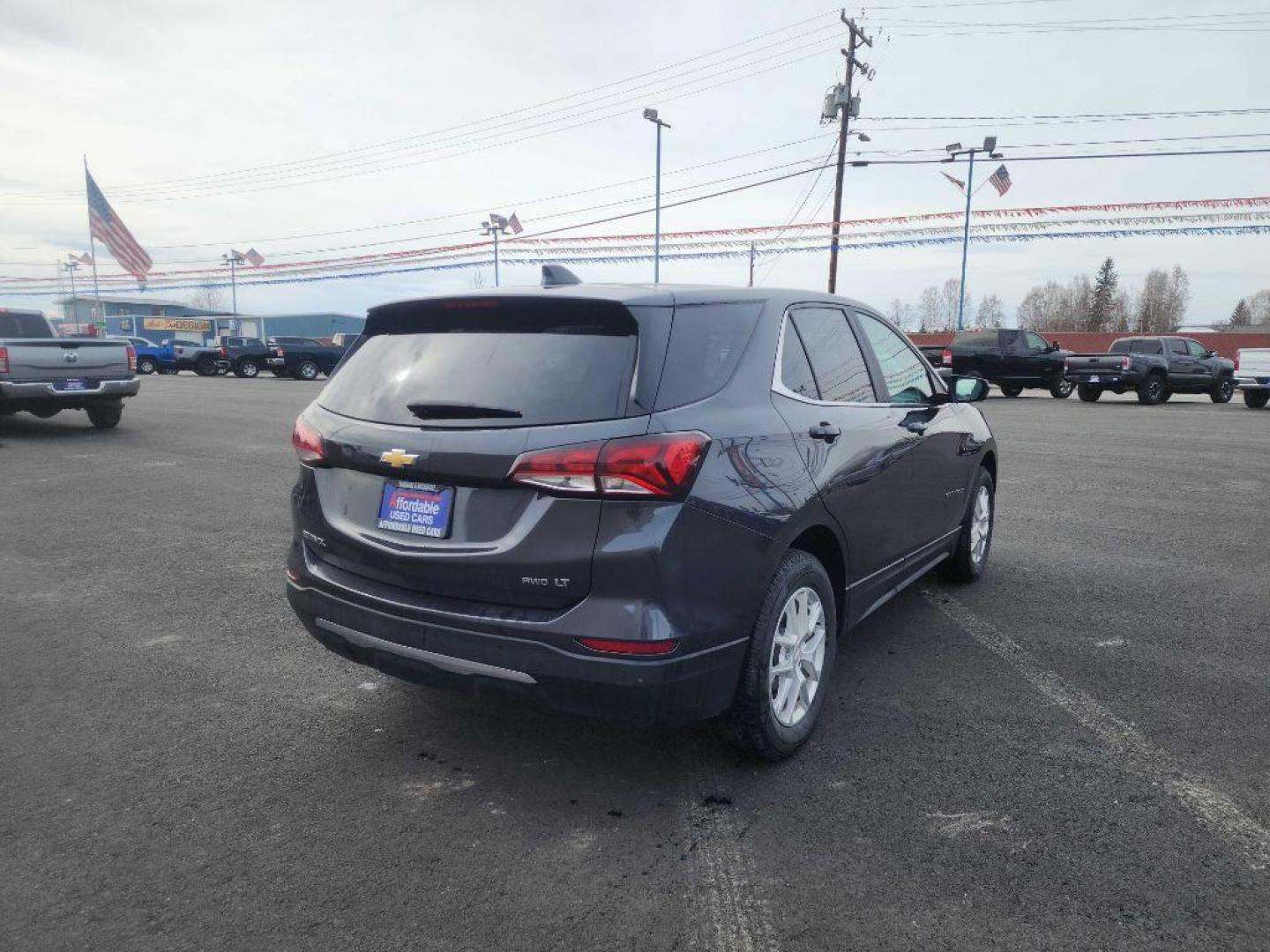 2022 GRAY CHEVROLET EQUINOX LT (2GNAXUEV4N6) with an 1.5L engine, Automatic transmission, located at 2525 S. Cushman, Fairbanks, AK, 99701, (907) 452-5707, 64.824036, -147.712311 - Photo#3