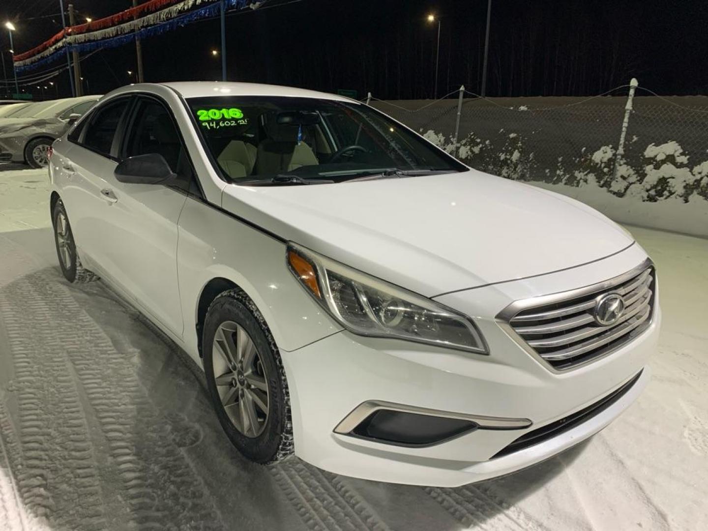 2016 WHITE HYUNDAI SONATA SE (5NPE24AFXGH) with an 2.4L engine, Automatic transmission, located at 2525 S. Cushman, Fairbanks, AK, 99701, (907) 452-5707, 64.824036, -147.712311 - Photo#0