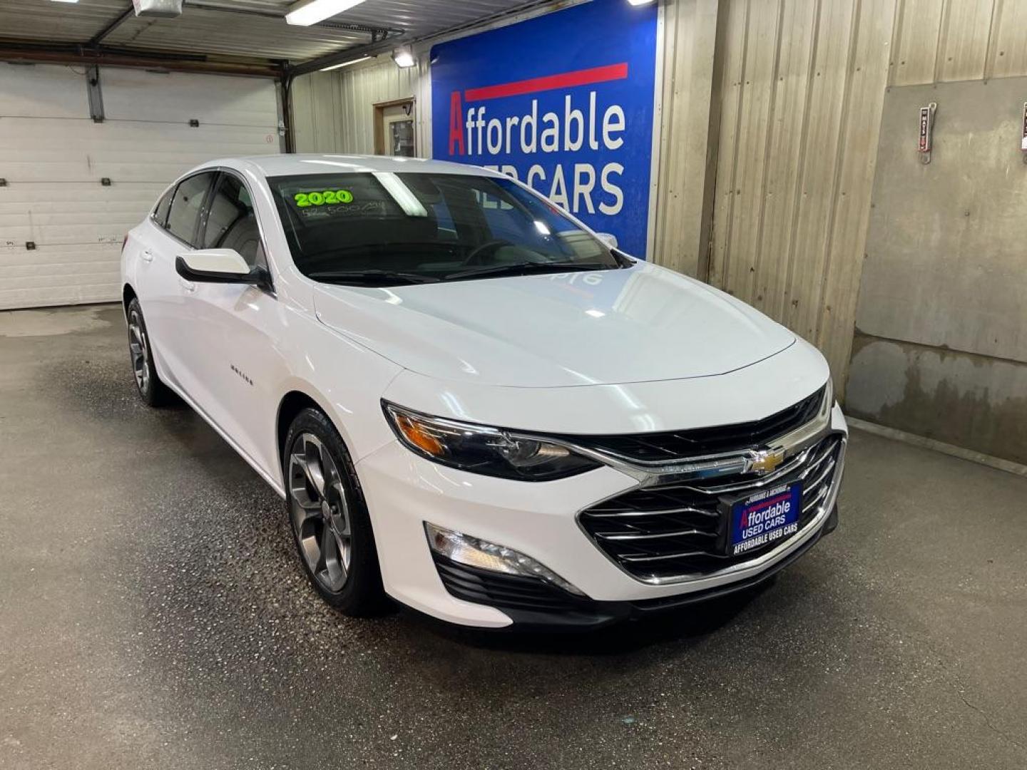 2020 WHITE CHEVROLET MALIBU LT (1G1ZD5ST4LF) with an 1.5L engine, Continuously Variable transmission, located at 2525 S. Cushman, Fairbanks, AK, 99701, (907) 452-5707, 64.824036, -147.712311 - Photo#0