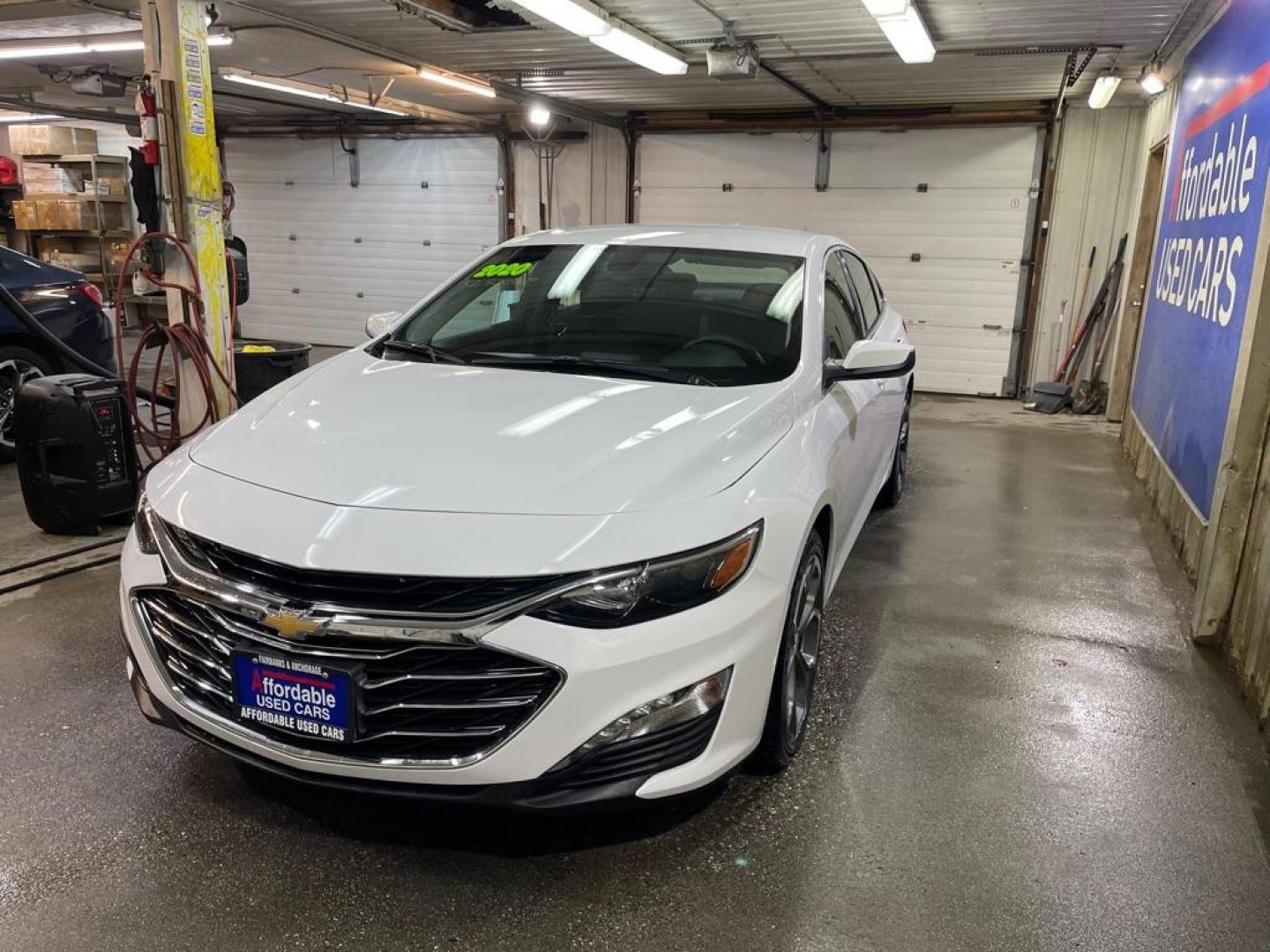 2020 WHITE CHEVROLET MALIBU LT (1G1ZD5ST4LF) with an 1.5L engine, Continuously Variable transmission, located at 2525 S. Cushman, Fairbanks, AK, 99701, (907) 452-5707, 64.824036, -147.712311 - Photo#1