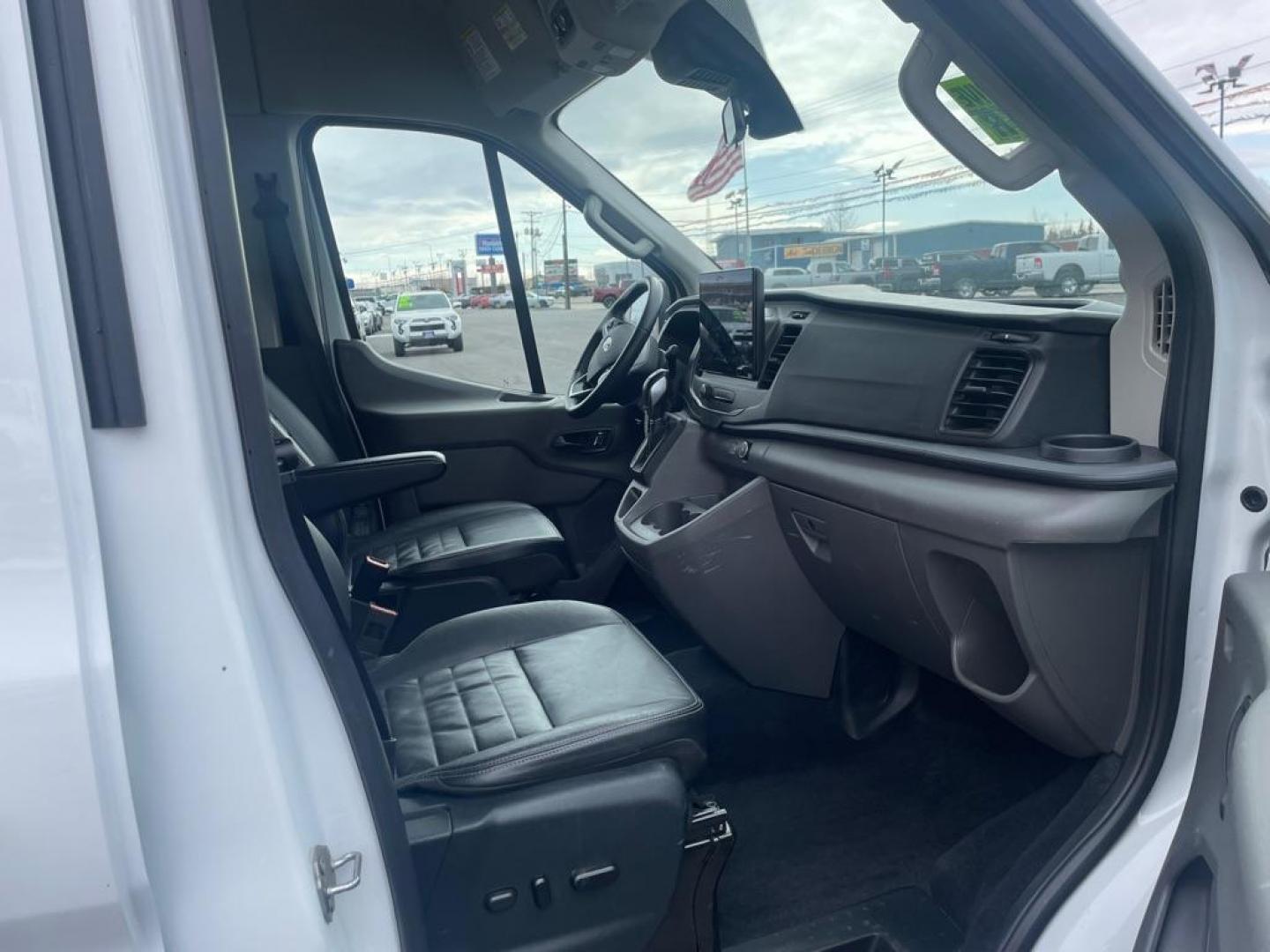 2022 WHITE FORD TRANSIT/12 PASS T-350 (1FDAX9CG6NK) with an 3.5L engine, Automatic transmission, located at 2525 S. Cushman, Fairbanks, AK, 99701, (907) 452-5707, 64.824036, -147.712311 - Photo#5