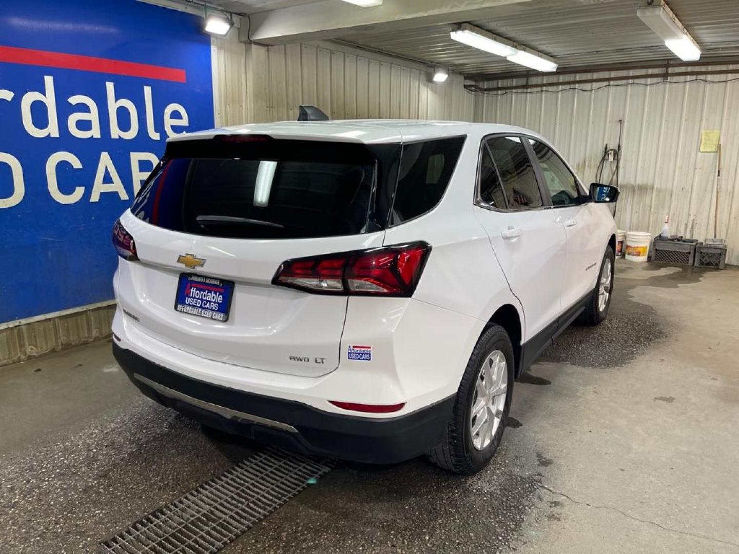 2022 WHITE CHEVROLET EQUINOX LT (3GNAXUEV3NL) with an 1.5L engine, Automatic transmission, located at 2525 S. Cushman, Fairbanks, AK, 99701, (907) 452-5707, 64.824036, -147.712311 - Photo#2