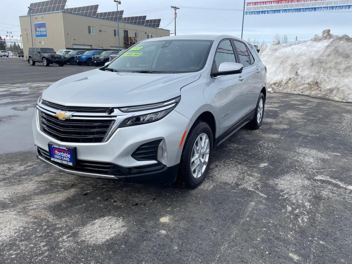 2022 SILVER CHEVROLET EQUINOX LT (3GNAXUEV0NL) with an 1.5L engine, Automatic transmission, located at 2525 S. Cushman, Fairbanks, AK, 99701, (907) 452-5707, 64.824036, -147.712311 - Photo#1