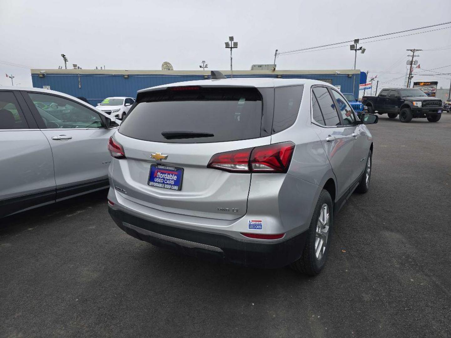 2022 SILVER CHEVROLET EQUINOX LT (3GNAXUEV1NL) with an 1.5L engine, Automatic transmission, located at 2525 S. Cushman, Fairbanks, AK, 99701, (907) 452-5707, 64.824036, -147.712311 - Photo#2