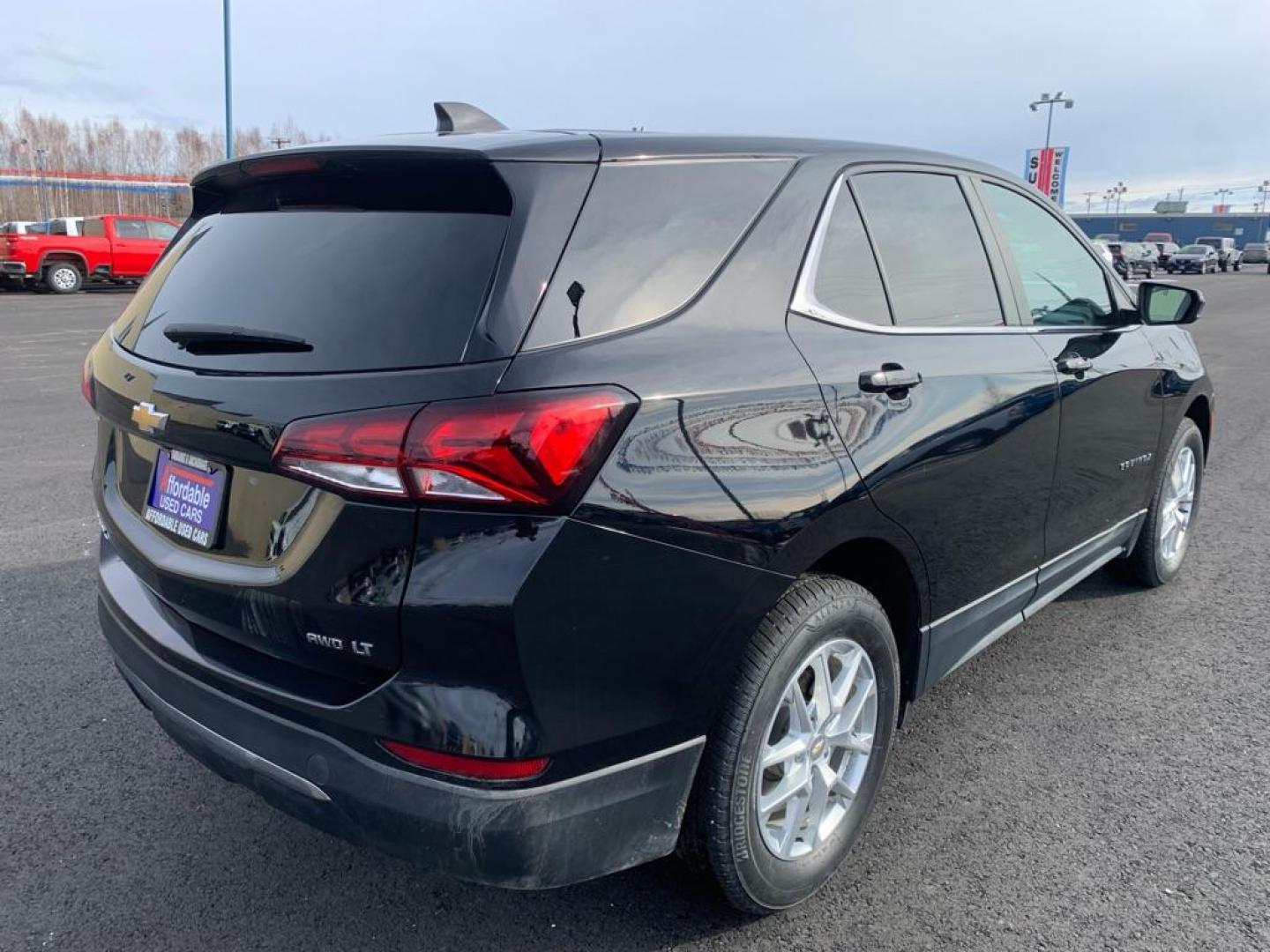 2022 BLACK CHEVROLET EQUINOX LT (3GNAXUEV0NL) with an 1.5L engine, Automatic transmission, located at 2525 S. Cushman, Fairbanks, AK, 99701, (907) 452-5707, 64.824036, -147.712311 - Photo#3