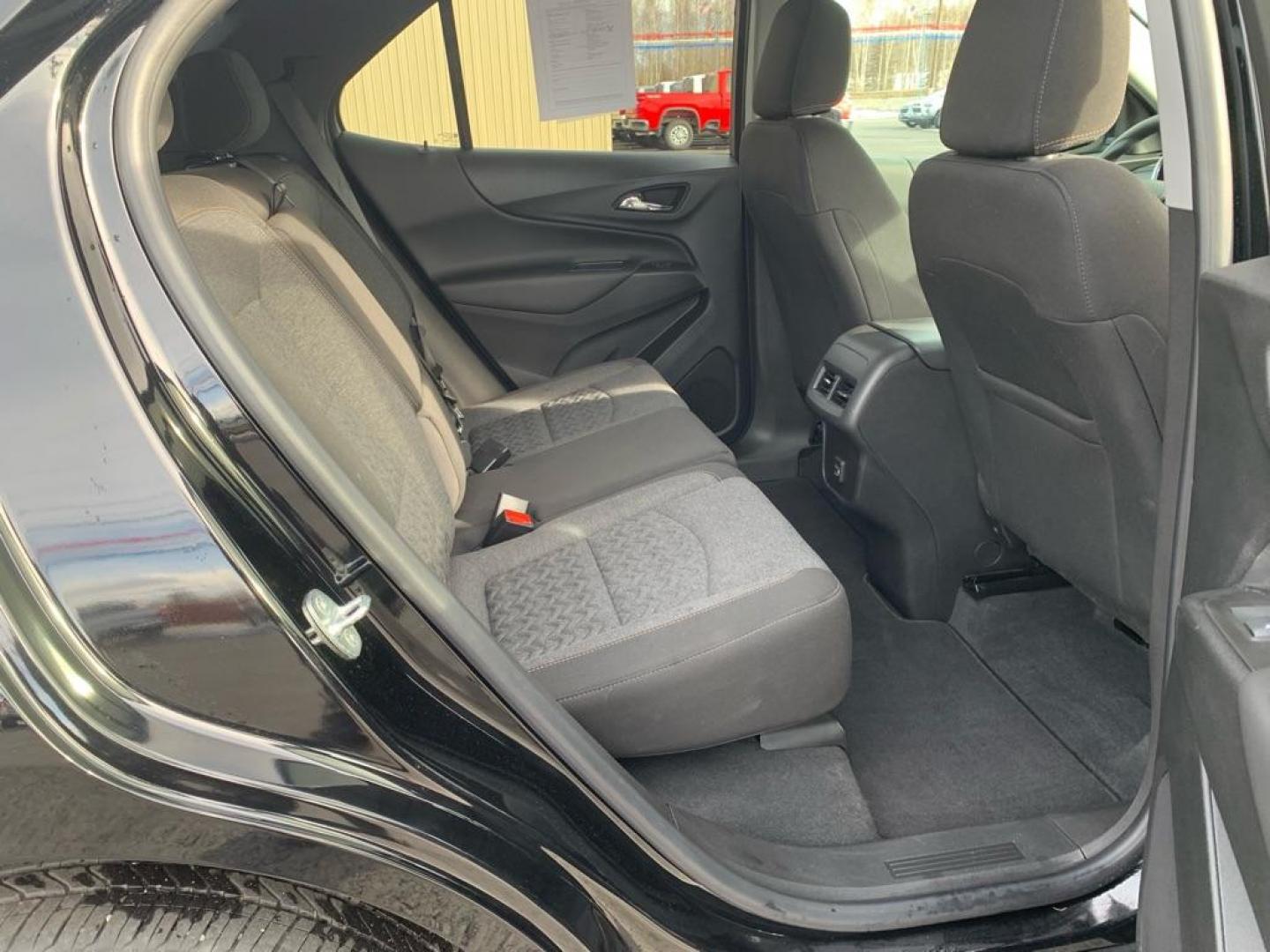 2022 BLACK CHEVROLET EQUINOX LT (3GNAXUEV0NL) with an 1.5L engine, Automatic transmission, located at 2525 S. Cushman, Fairbanks, AK, 99701, (907) 452-5707, 64.824036, -147.712311 - Photo#5