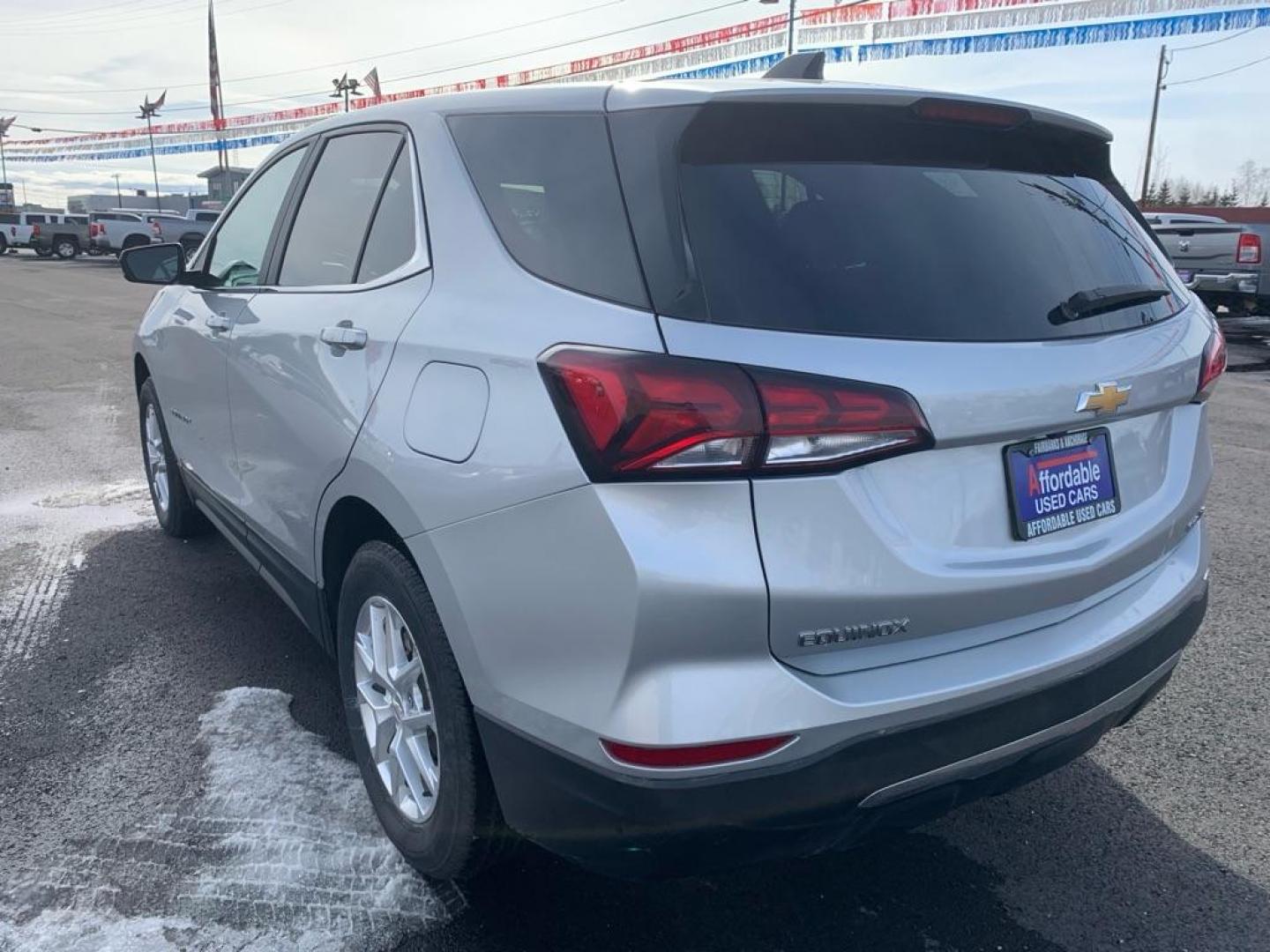 2022 SILVER CHEVROLET EQUINOX LT (3GNAXUEV1NL) with an 1.5L engine, Automatic transmission, located at 2525 S. Cushman, Fairbanks, AK, 99701, (907) 452-5707, 64.824036, -147.712311 - Photo#2