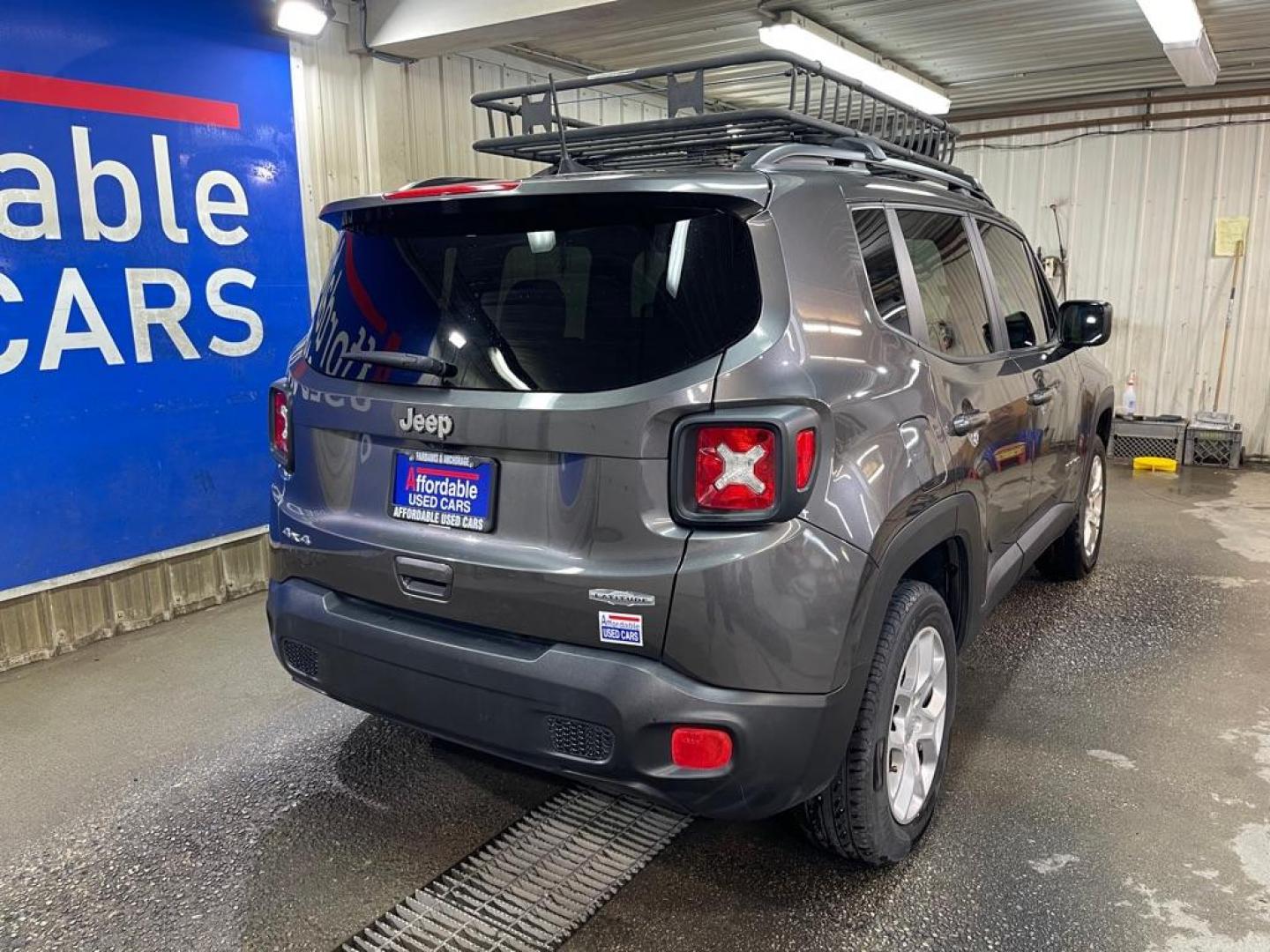 2018 GRAY JEEP RENEGADE LATITUDE (ZACCJBBB4JP) with an 2.4L engine, Automatic transmission, located at 2525 S. Cushman, Fairbanks, AK, 99701, (907) 452-5707, 64.824036, -147.712311 - Photo#2