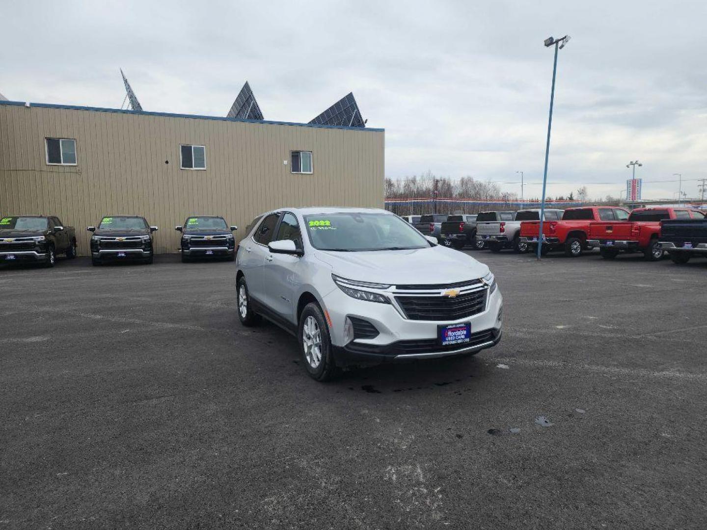 2022 SILVER CHEVROLET EQUINOX LT (3GNAXUEV3NL) with an 1.5L engine, Automatic transmission, located at 2525 S. Cushman, Fairbanks, AK, 99701, (907) 452-5707, 64.824036, -147.712311 - Photo#0