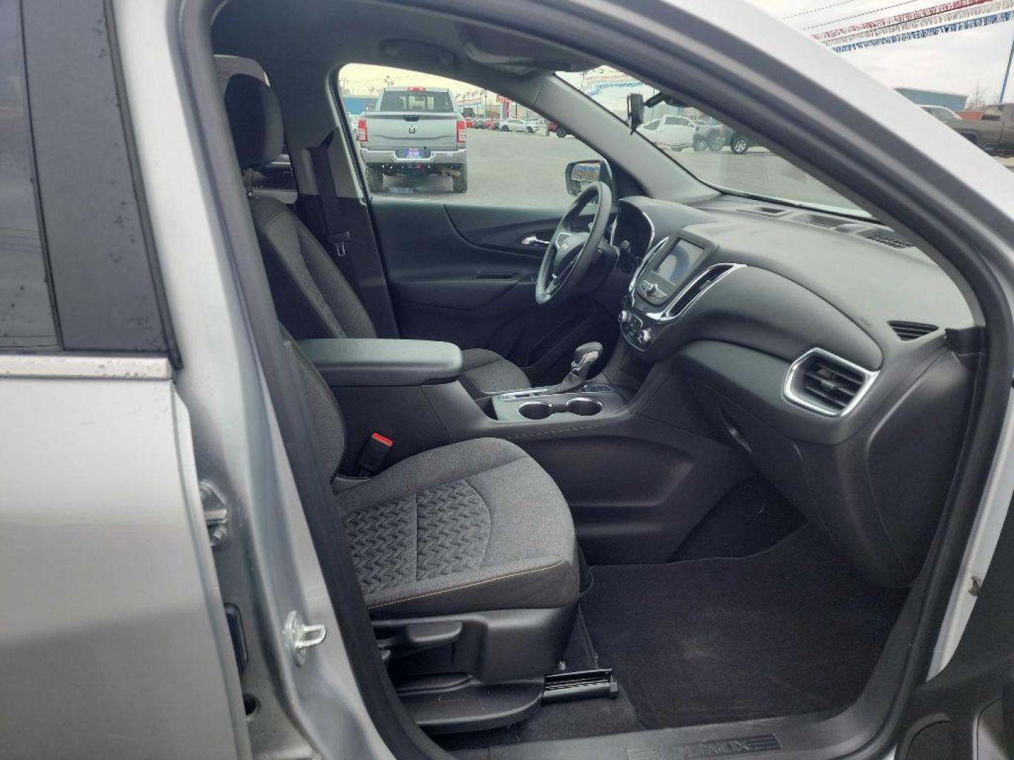 2022 SILVER CHEVROLET EQUINOX LT (3GNAXUEV3NL) with an 1.5L engine, Automatic transmission, located at 2525 S. Cushman, Fairbanks, AK, 99701, (907) 452-5707, 64.824036, -147.712311 - Photo#1