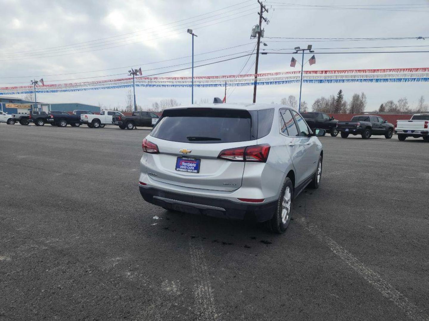 2022 SILVER CHEVROLET EQUINOX LT (3GNAXUEV3NL) with an 1.5L engine, Automatic transmission, located at 2525 S. Cushman, Fairbanks, AK, 99701, (907) 452-5707, 64.824036, -147.712311 - Photo#2