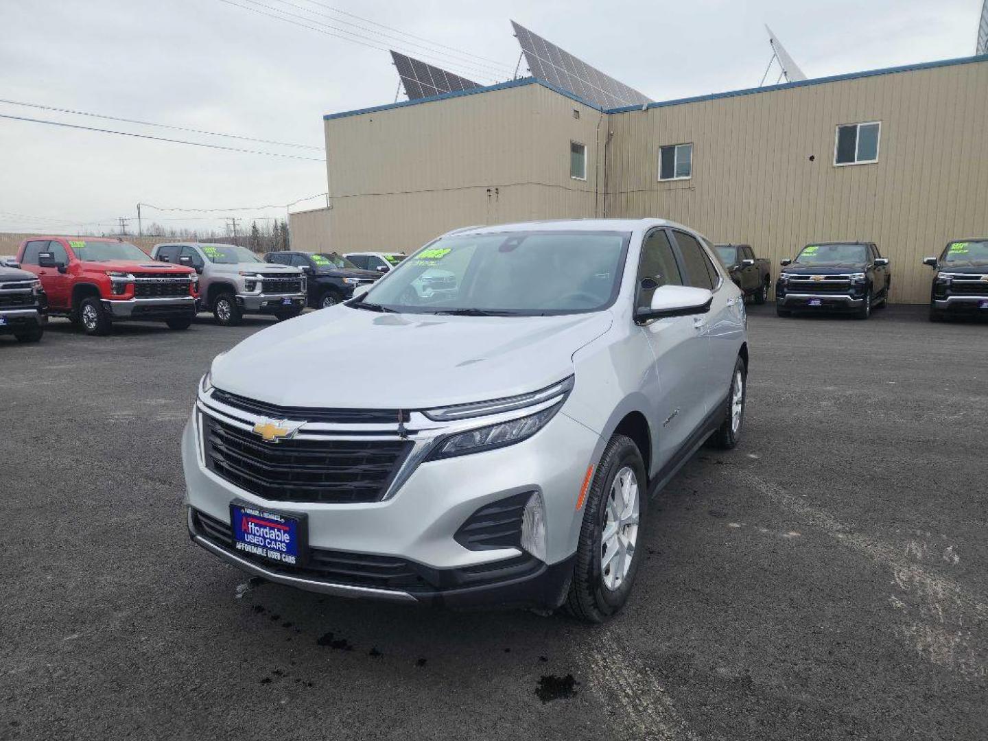 2022 SILVER CHEVROLET EQUINOX LT (3GNAXUEV3NL) with an 1.5L engine, Automatic transmission, located at 2525 S. Cushman, Fairbanks, AK, 99701, (907) 452-5707, 64.824036, -147.712311 - Photo#4