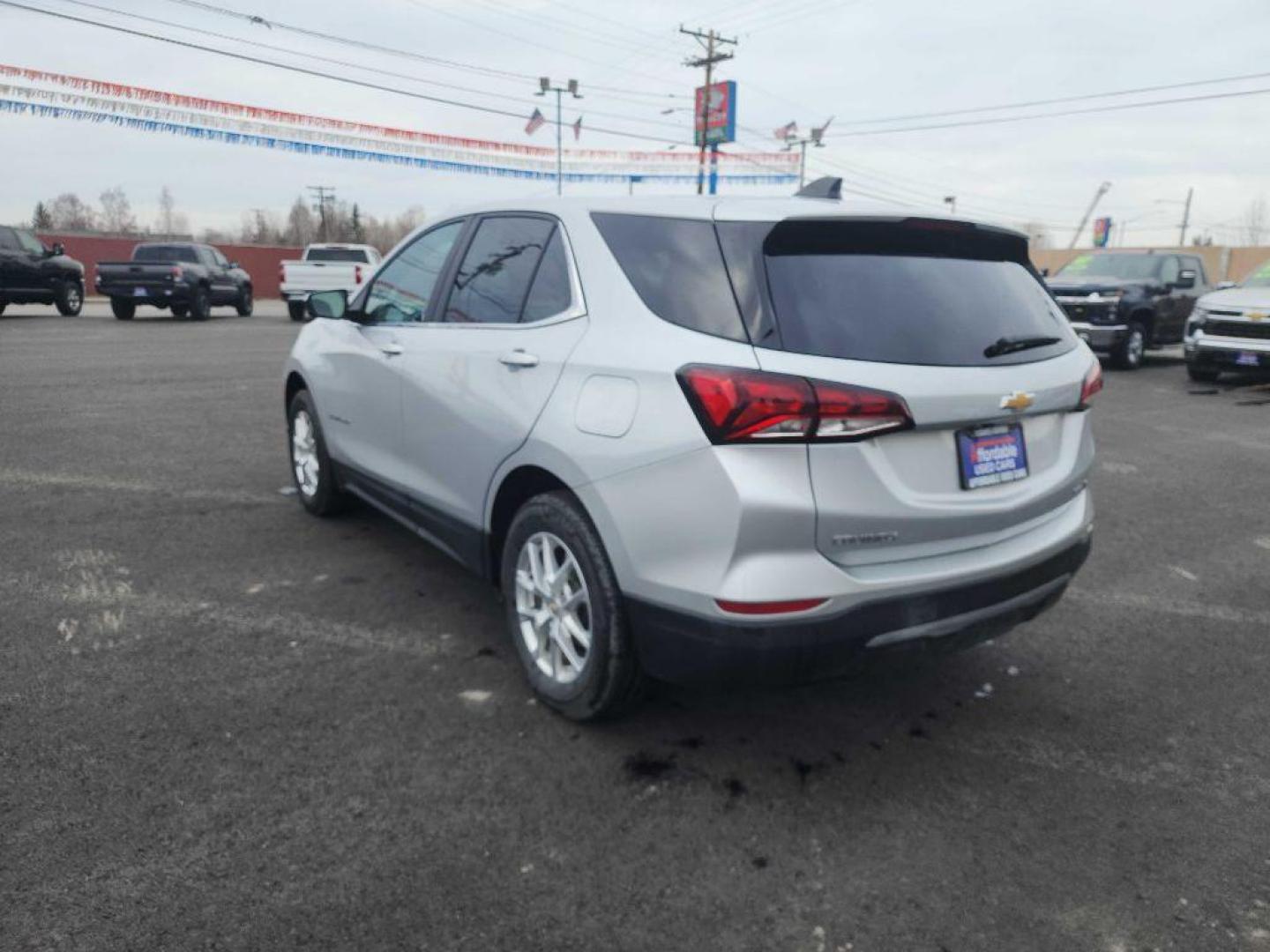 2022 SILVER CHEVROLET EQUINOX LT (3GNAXUEV3NL) with an 1.5L engine, Automatic transmission, located at 2525 S. Cushman, Fairbanks, AK, 99701, (907) 452-5707, 64.824036, -147.712311 - Photo#5