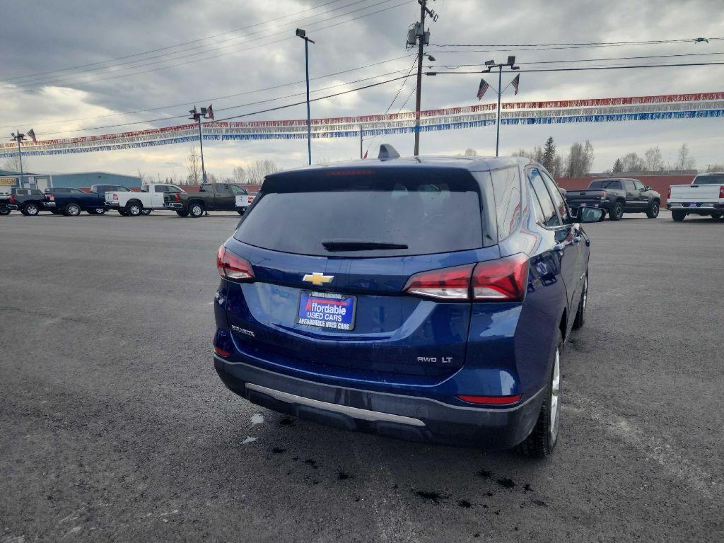 2022 BLUE CHEVROLET EQUINOX LT (3GNAXUEV4NL) with an 1.5L engine, Automatic transmission, located at 2525 S. Cushman, Fairbanks, AK, 99701, (907) 452-5707, 64.824036, -147.712311 - Photo#4