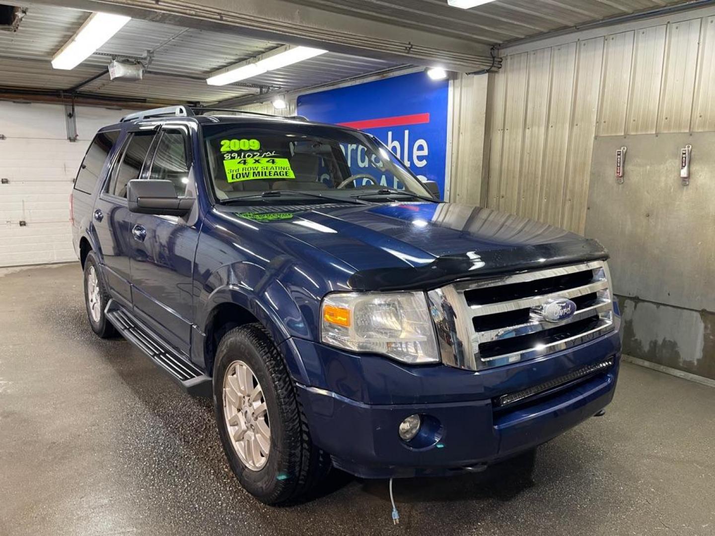 2009 BLUE FORD EXPEDITION XLT (1FMFU16539E) with an 5.4L engine, Automatic transmission, located at 2525 S. Cushman, Fairbanks, AK, 99701, (907) 452-5707, 64.824036, -147.712311 - Photo#0