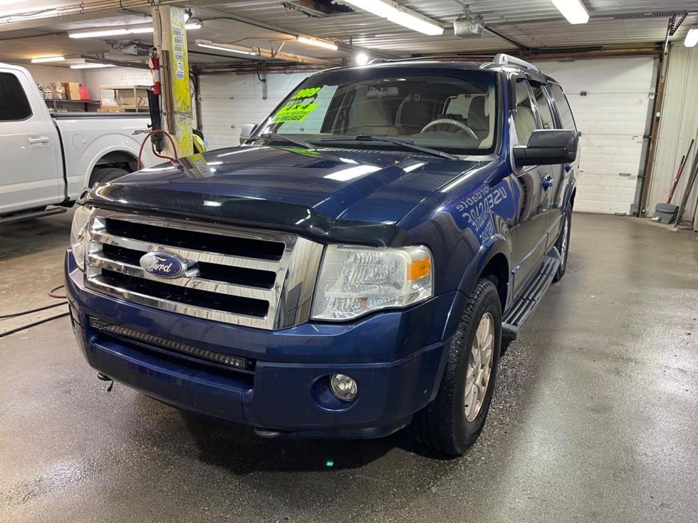 2009 BLUE FORD EXPEDITION XLT (1FMFU16539E) with an 5.4L engine, Automatic transmission, located at 2525 S. Cushman, Fairbanks, AK, 99701, (907) 452-5707, 64.824036, -147.712311 - Photo#1