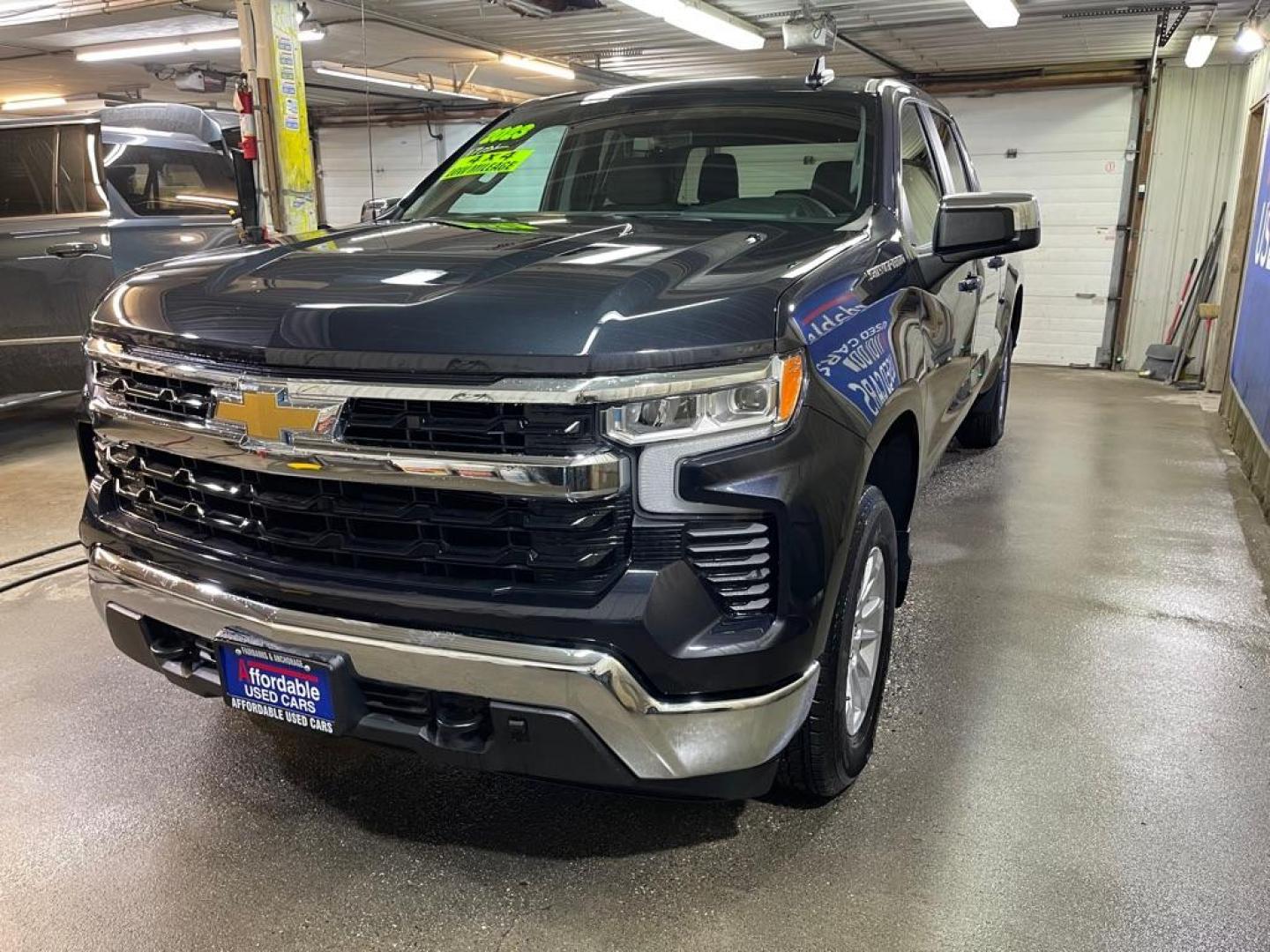 2023 GRAY CHEVROLET SILVERADO 1500 LT (1GCUDDED0PZ) with an 5.3L engine, Automatic transmission, located at 2525 S. Cushman, Fairbanks, AK, 99701, (907) 452-5707, 64.824036, -147.712311 - Photo#1