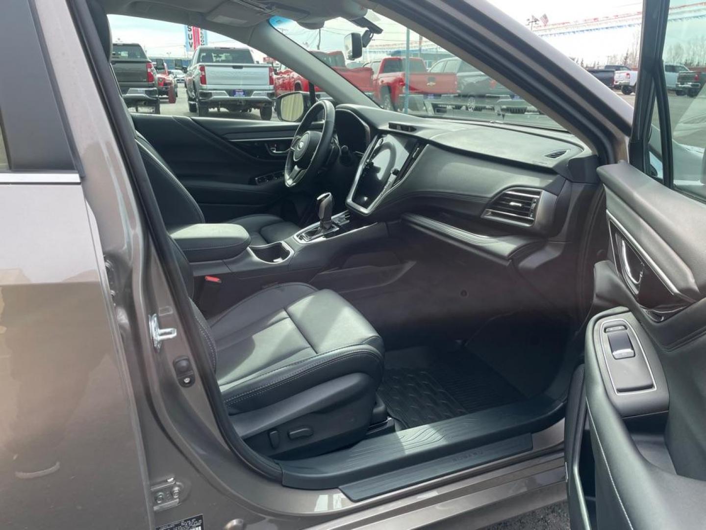 2022 BRONZE SUBARU LEGACY LIMITED (4S3BWAN67N3) with an 2.5L engine, Automatic transmission, located at 2525 S. Cushman, Fairbanks, AK, 99701, (907) 452-5707, 64.824036, -147.712311 - Photo#5